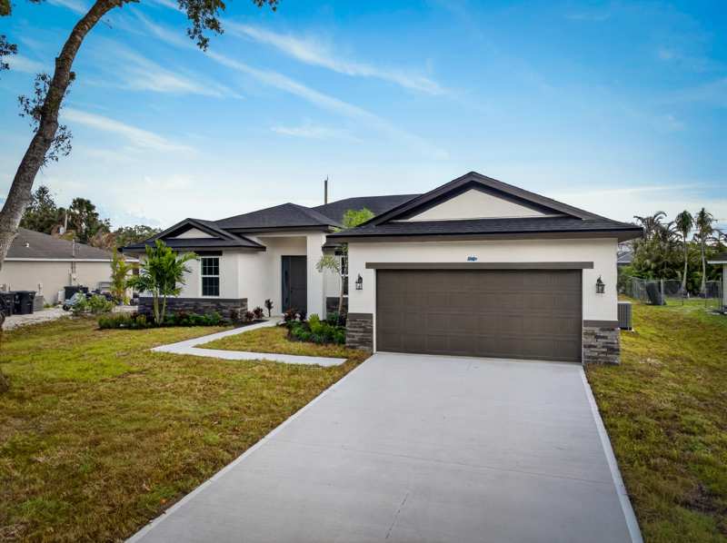 5 bedroom Single Family Residence at 627 Russ Road, Ulrich'S Subdivision, Fort Pierce — photo 1