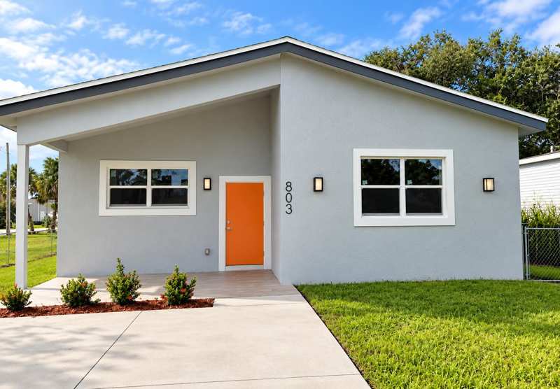 3 bedroom Single Family Residence at 803 Avenue B, Benjamin Hogg'S Addition, Fort Pierce — photo 1