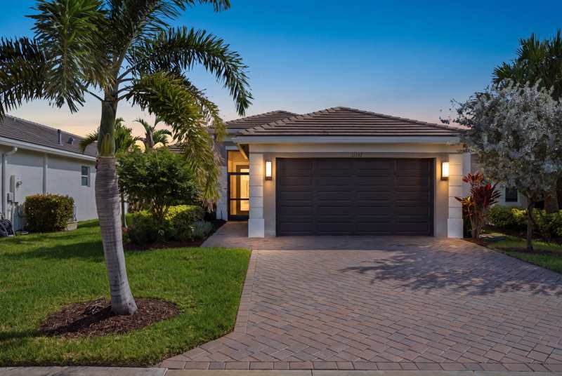 3 bedroom Single Family Residence at 11737 SW Lagoon Lane, Riverland Parcel C - Plat Two; Valencia Grove, Port St. Lucie — photo 1