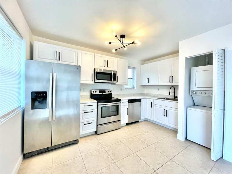 1 bedroom Condominium at 4071 N Dixie Highway #20, El Sol At Main Street Condo, Oakland Park — photo 1