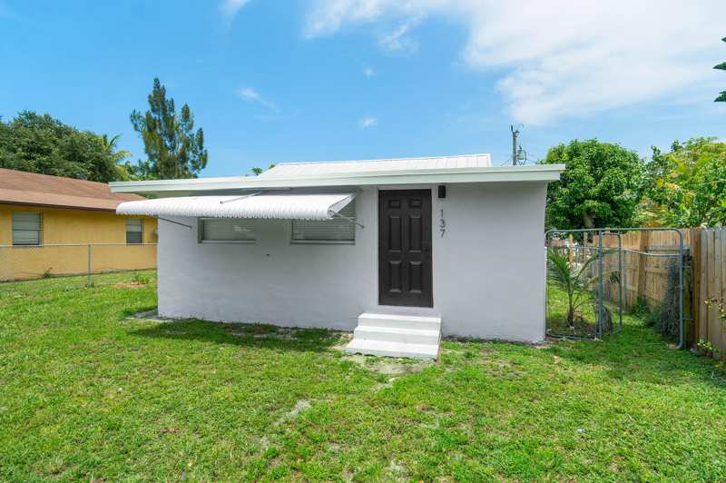 2 bedroom Single Family Residence at 137 SW 9th Avenue, Lincoln Park, Delray Beach — photo 1