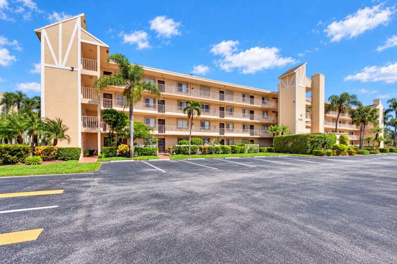 2 bedroom Condominium at 7145 Huntington Lane #408, Huntington Lakes Sec Two Condos, Delray Beach — photo 1