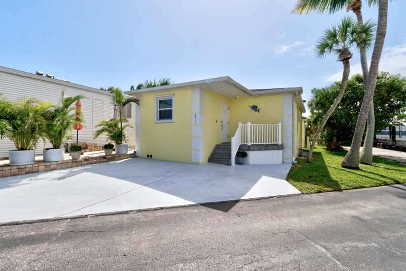 1 bedroom Stock Cooperative at 877 Osprey Lane, Ocean Resorts Cooperative, Hutchinson Island — photo 1