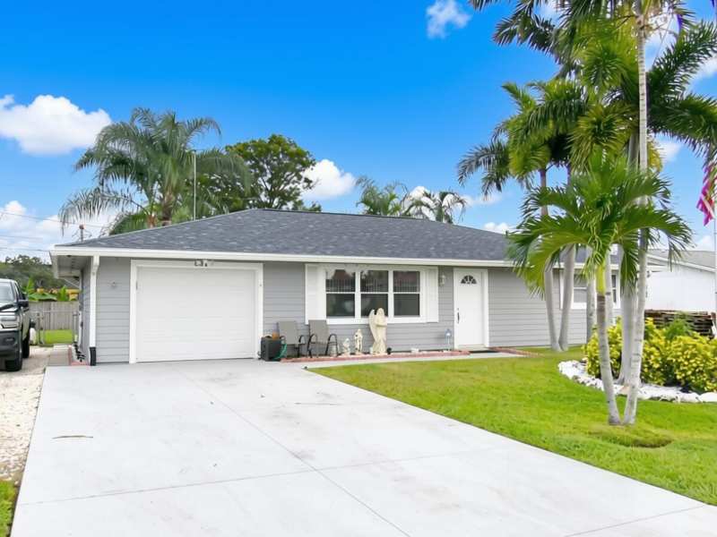 2 bedroom Single Family Residence at 831 SE Carnival Avenue, Port St Lucie Section 3, Port St. Lucie — photo 1