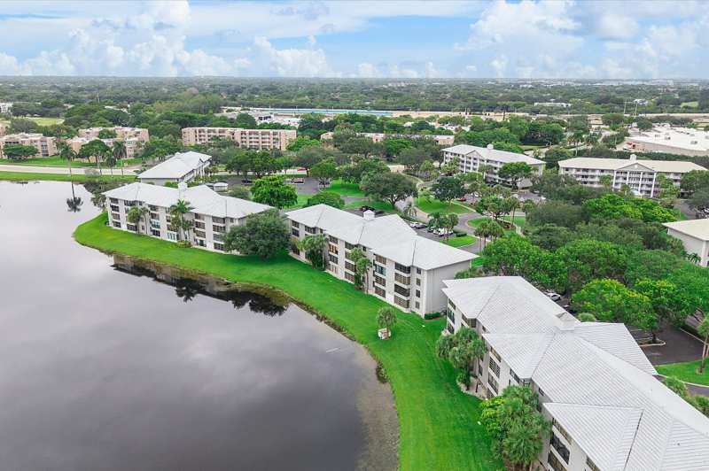 2 bedroom Condominium at 1528 Whitehall Drive #306, Condo 14 Of Whitehall Condos, Davie — photo 1