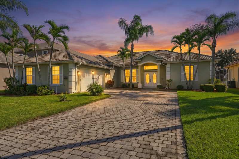 4 bedroom Single Family Residence at 437 NW Canterbury Court, St James Golf Club Parcel A, Port St. Lucie — photo 1