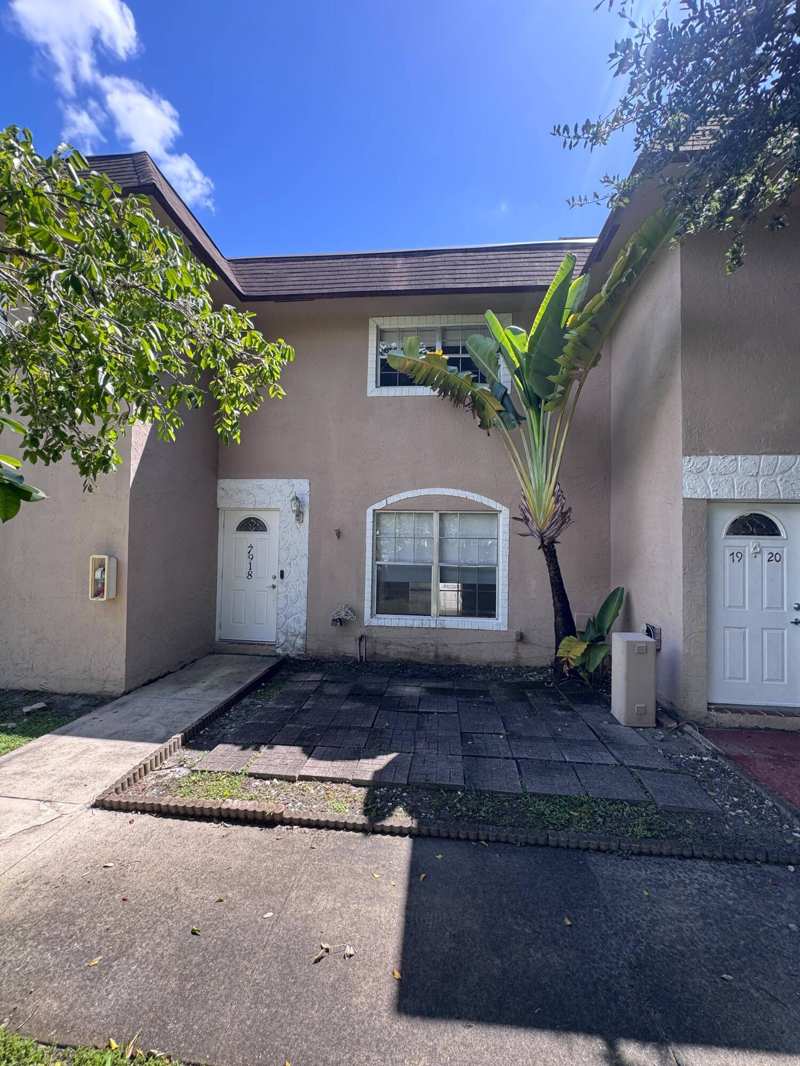 2 bedroom Townhouse at 7918 Kimberly Boulevard #304, Tam Oshanter Gardens Family, North Lauderdale — photo 1