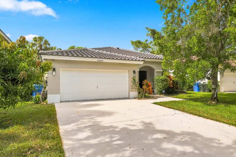 3 bedroom Single Family Residence at 4365 NW 45th Terrace, Breeding Property, Coconut Creek — photo 1