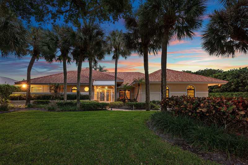 3 bedroom Single Family Residence at 10126 SE Royal Tern Way, Heritage Oaks, Jupiter — photo 1