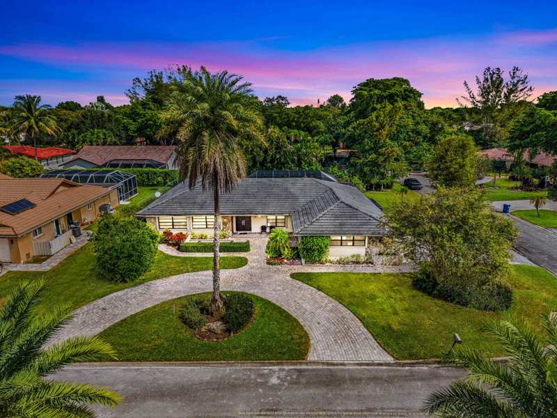 5 bedroom Single Family Residence at 213 NW 94th Way, Shadow Wood, Coral Springs — photo 1