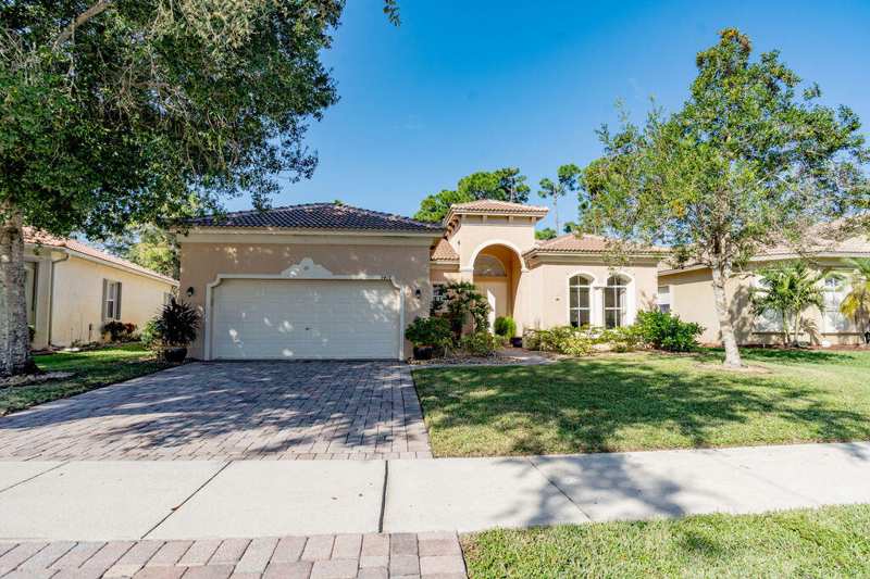 3 bedroom Single Family Residence at 5419 Place Lake Drive, Portofino Shores Phase Two, Fort Pierce — photo 1