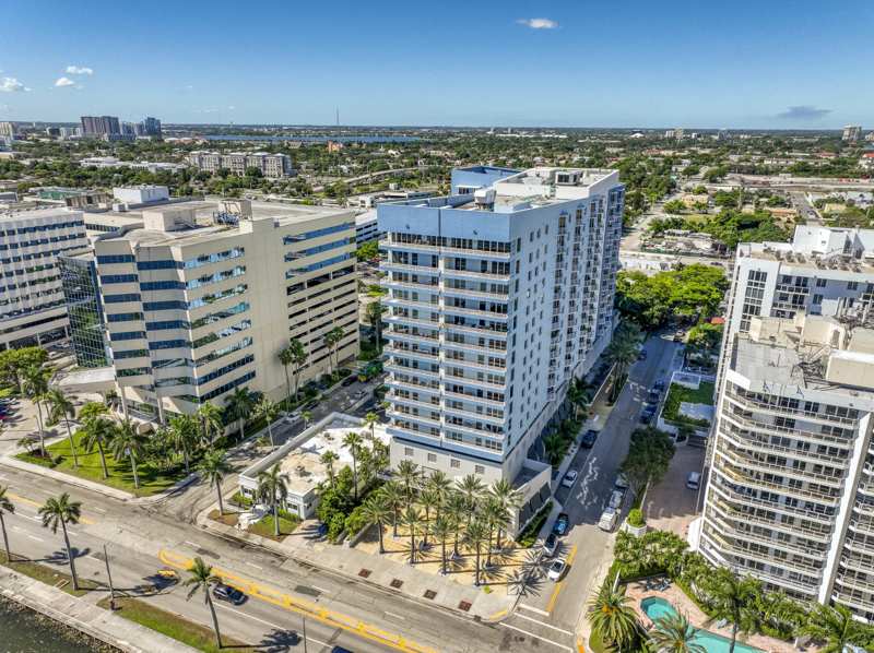 1 bedroom Condominium at 1551 N Flagler Drive #8, Slade Condo, West Palm Beach — photo 1