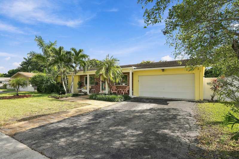 4 bedroom Single Family Residence at 7360 NW 14th Street, Mirror Lake Estates Sec 8, Plantation — photo 1