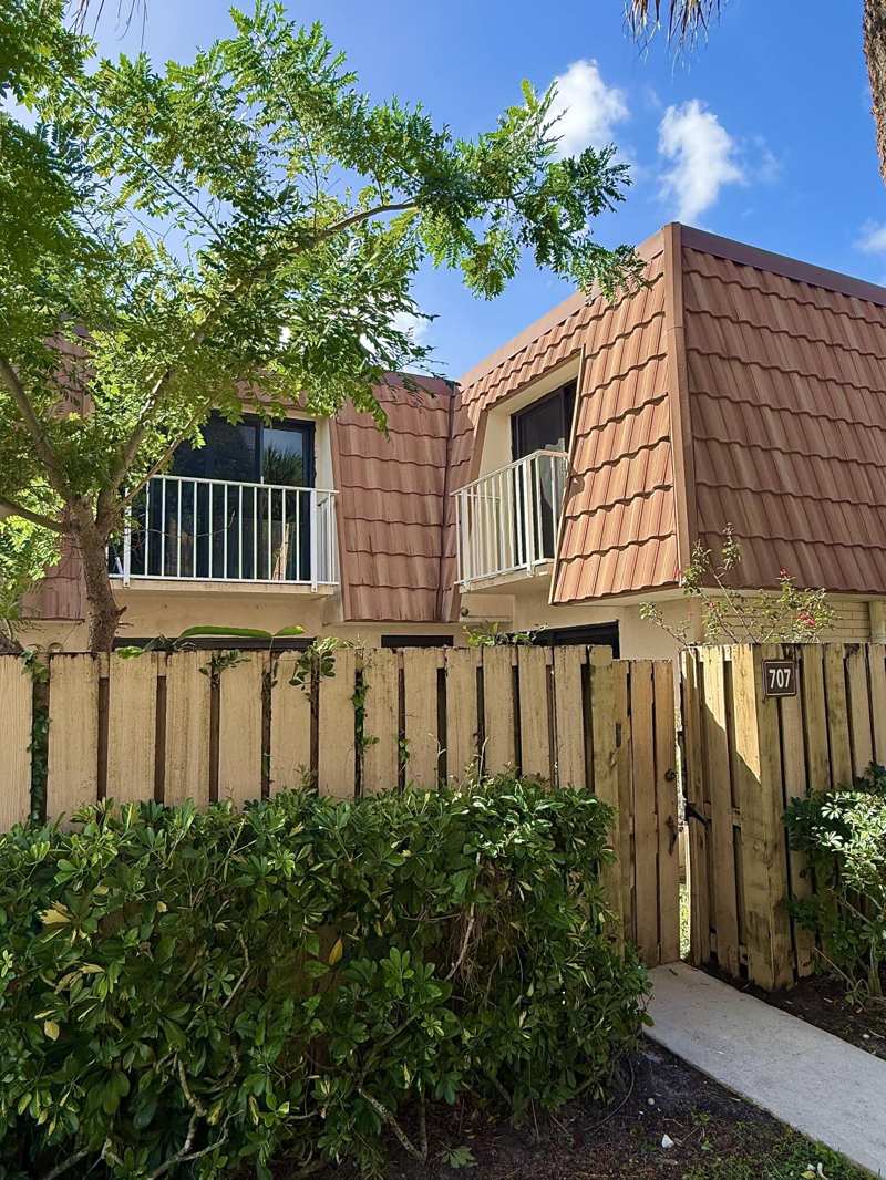 2 bedroom Townhouse at 707 Mill Valley Place, Waterside Luxury Townhomes Condo, West Palm Beach — photo 1