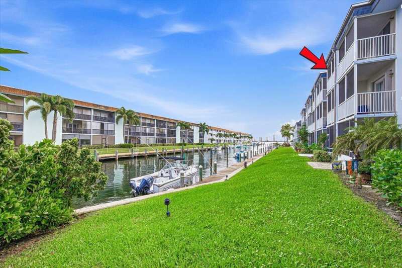 1 bedroom Stock Cooperative at 131 Doolen Court #306, Lake Colony Apts Three Inc, North Palm Beach — photo 1