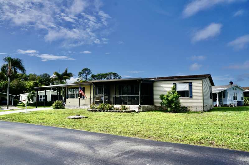 3 bedroom Manufactured Home at 552 Tropical Isles Circle, Tropical Isles, Fort Pierce — photo 1