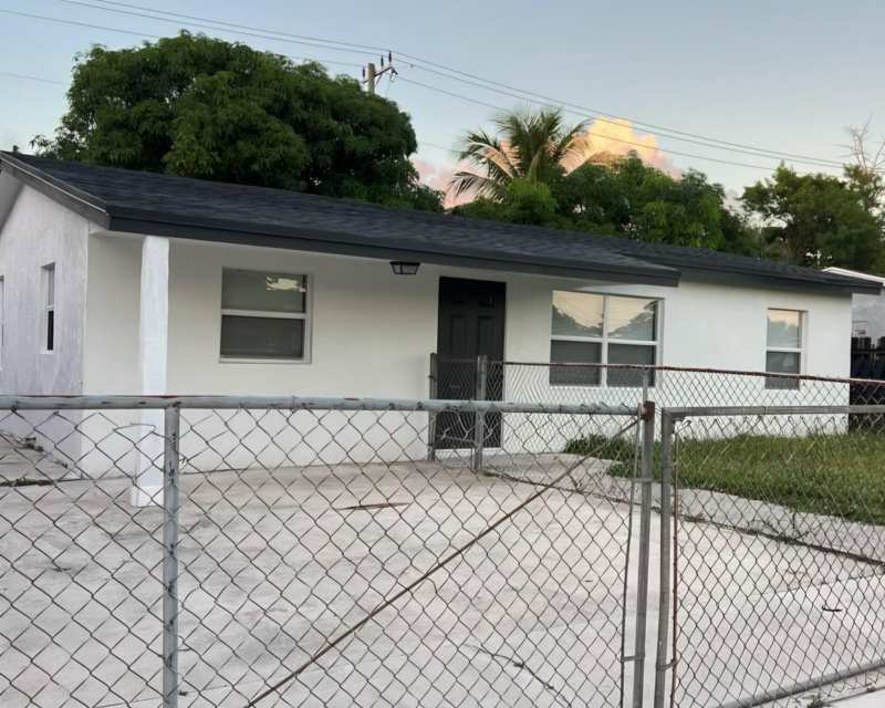 3 bedroom Single Family Residence at 2831 NW 5th Street, Collier City, Pompano Beach — photo 1