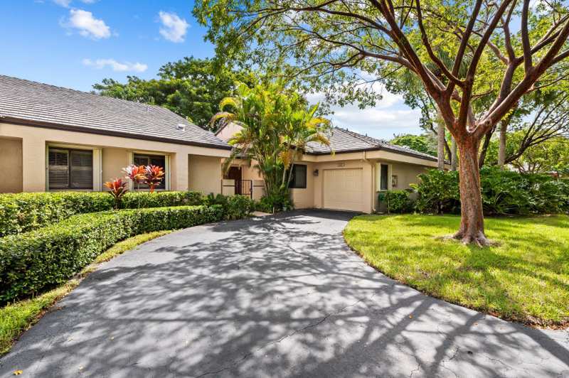 2 bedroom Villa at 9325 N Chelsea Drive, Chelsea One, Plantation — photo 1