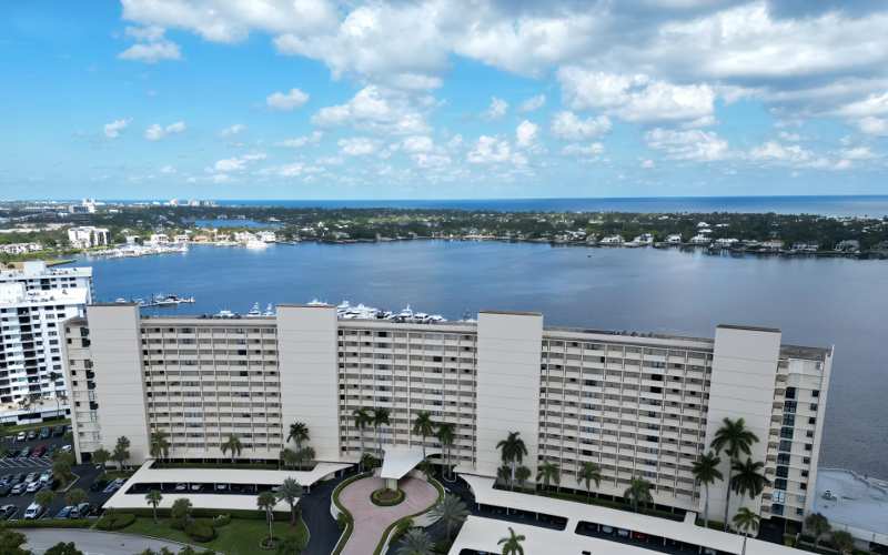 1 bedroom Condominium at 132 Lakeshore Drive #617, Old Port Cove Condo Two, North Palm Beach — photo 1