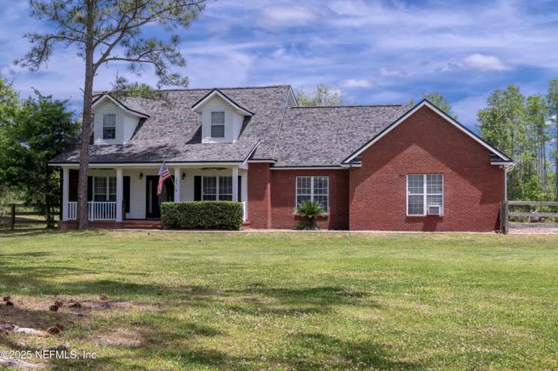 3 bedroom Single Family Residence at 13561 Arnold Rhoden Road, Glen St Mary, Glen St. Mary — photo 1