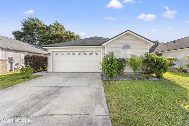 4 bedroom Single Family Residence at 305 Carriann Cove Trail, Cross Creek Villas, Jacksonville — photo 1