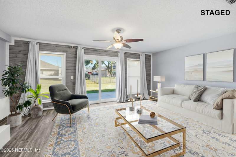 2 bedroom Townhouse at 11 Northside Drive #202, Pine Lakes, Jacksonville — photo 1