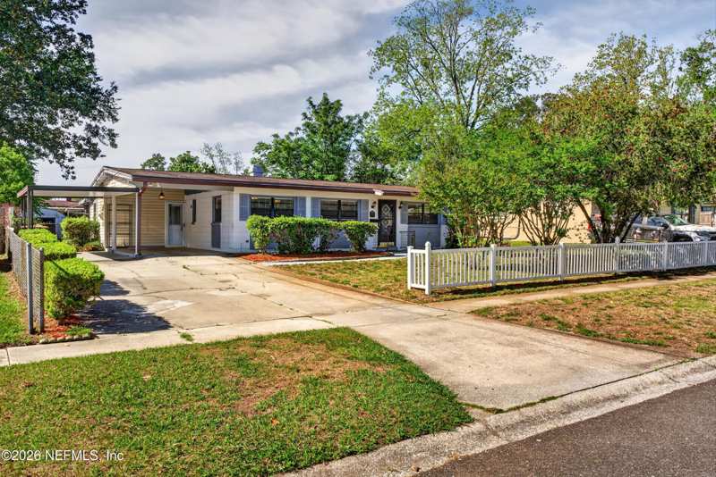 3 bedroom Single Family Residence at 7638 Crest Drive, Westgate, Jacksonville — photo 1