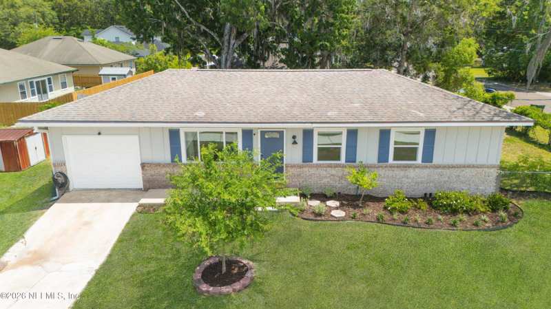 3 bedroom Single Family Residence at 100 N Highland Avenue, Golden Gate Manor, Green Cove Springs — photo 1