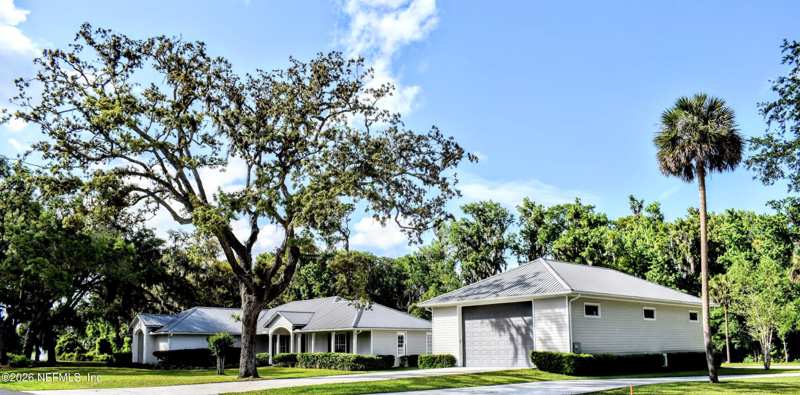 3 bedroom Single Family Residence at 156 & 158 Mount Royal Avenue, Mount Royal Estates, Crescent City — photo 1