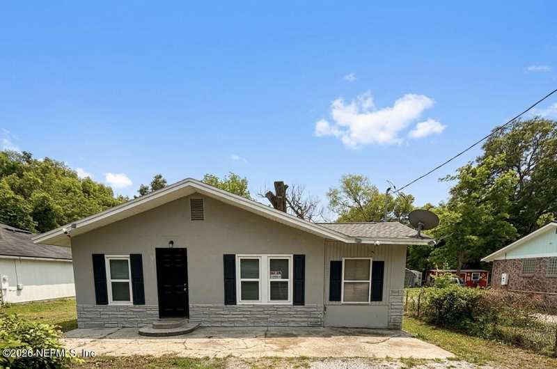 3 bedroom Single Family Residence at 3018 Water Street, Edmunsons Beverly Hi, Jacksonville — photo 1