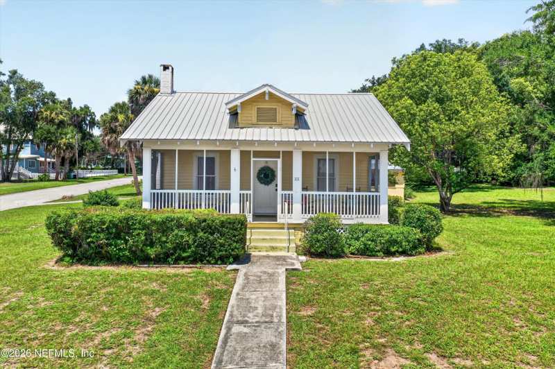 3 bedroom Single Family Residence at 101 N Lake Street, Crescent City Add, Crescent City — photo 1
