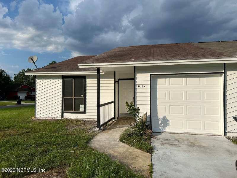 3 bedroom Single Family Residence at 1327 Bay Hill Boulevard #A, Bay Hill, Orange Park — photo 1