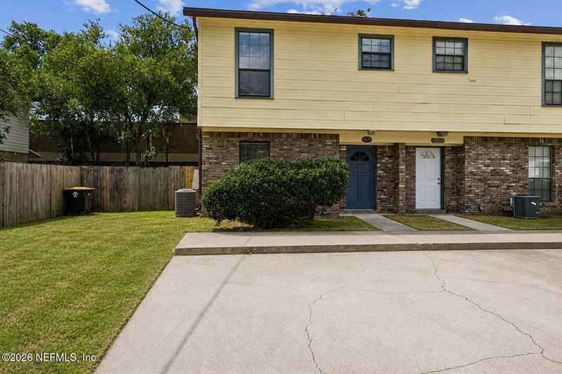 2 bedroom Townhouse at 6026 Du-Clay Road, Willow Trees, Jacksonville — photo 1