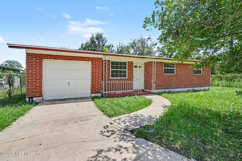 3 bedroom Single Family Residence at 5568 Gilchrist Road, Carver Manor, Jacksonville — photo 1