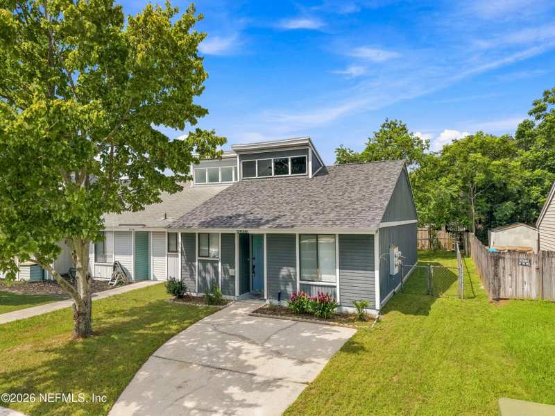 2 bedroom Townhouse at 2424 Seabury Place, Alden Trace, Jacksonville — photo 1