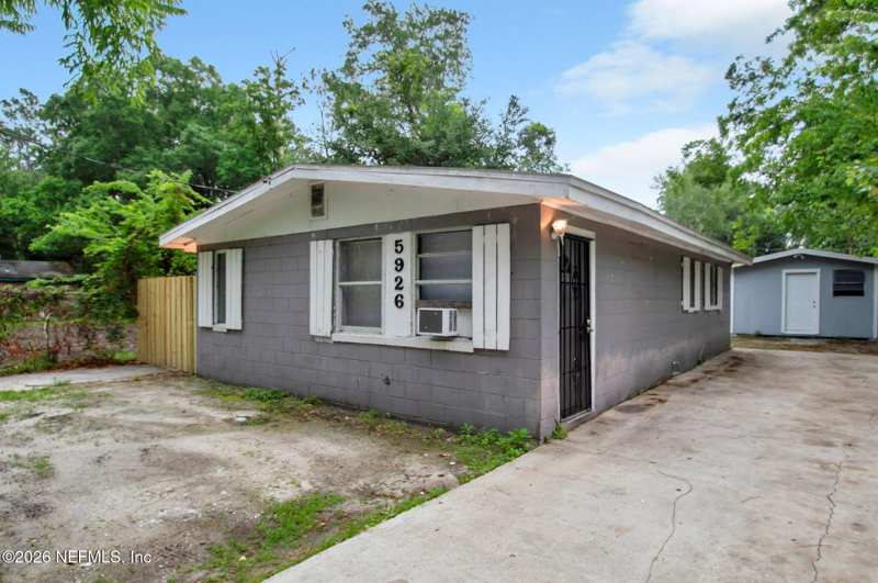 3 bedroom Single Family Residence at 5926 Dunmire Avenue, Glenoaks, Jacksonville — photo 1