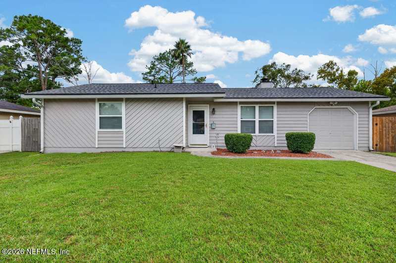 3 bedroom Single Family Residence at 1870 Shannon Lake Drive, Shannon Lake, Middleburg — photo 1