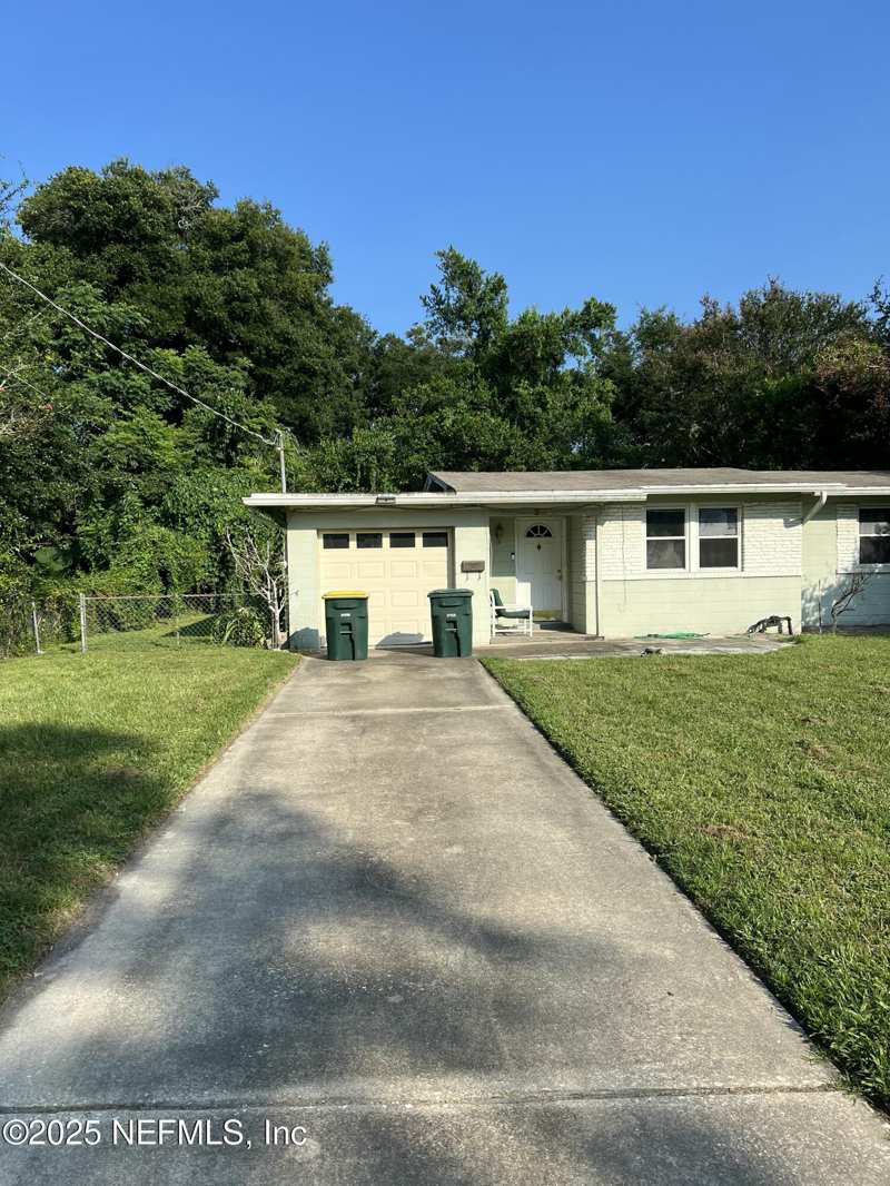 2 bedroom Single Family Residence at 205 Spring Forest Avenue, Glynlea Park, Jacksonville — photo 1