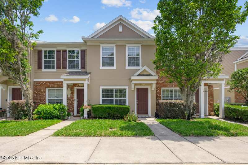 2 bedroom Townhouse at 8077 Summerside Circle, Summerfield, Jacksonville — photo 1
