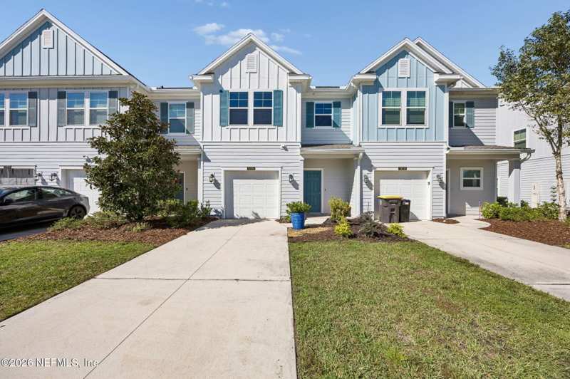 2 bedroom Townhouse at 10380 Benson Lake Drive, Longleaf, Jacksonville — photo 1