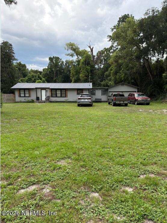 3 bedroom Single Family Residence at 111 W McCormick Road, East Palatka, East Palatka — photo 1
