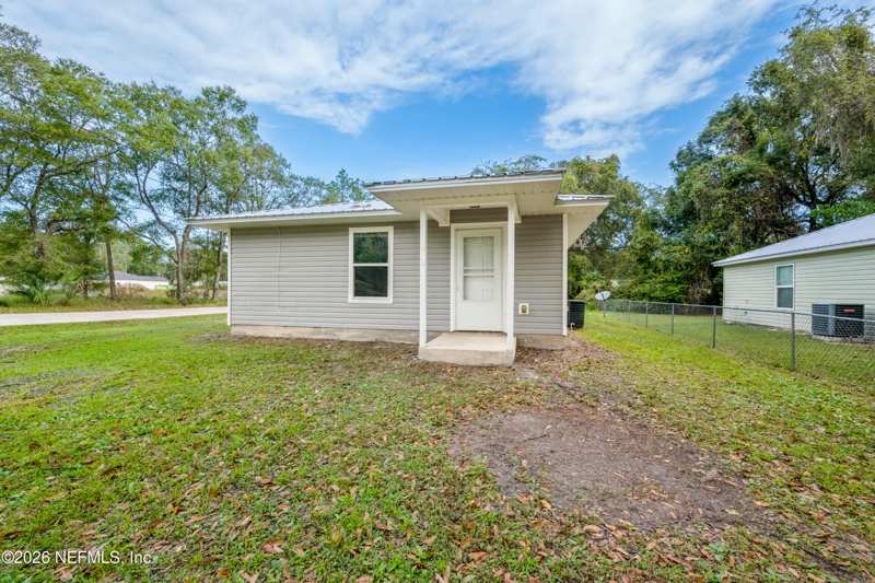 2 bedroom Single Family Residence at 419 W Utah Street, Sunny Acres, Starke — photo 1