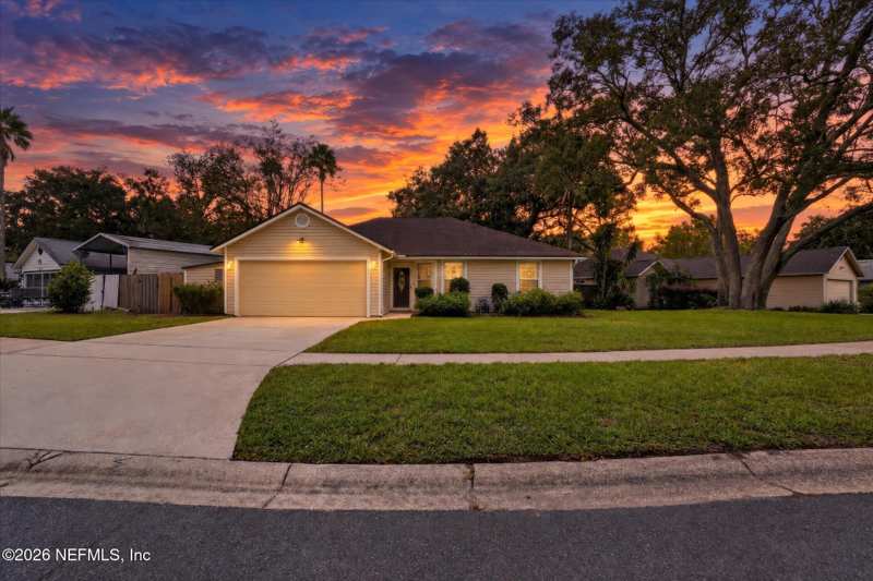 3 bedroom Single Family Residence at 2702 Mc Cormick Woods Drive, Mccormick Woods, Jacksonville — photo 1
