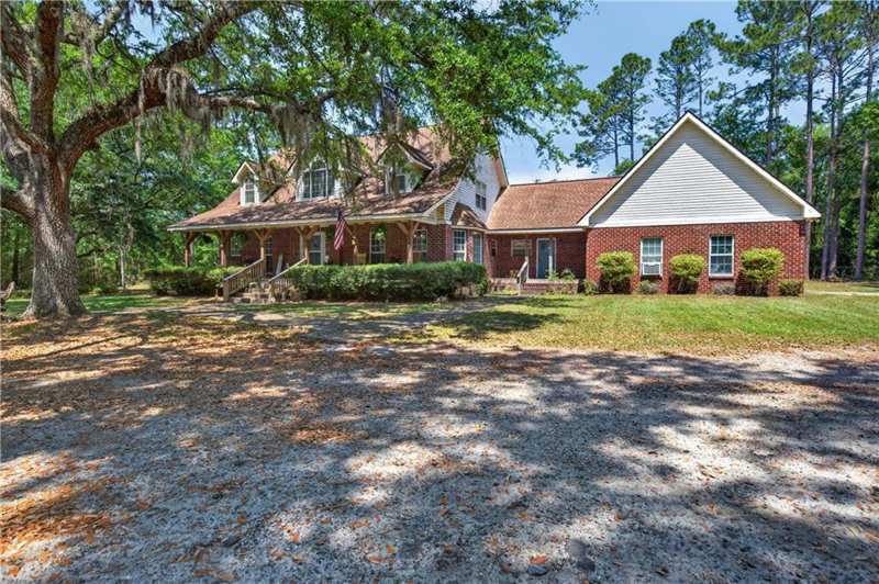 4 bedroom Single Family Residence at 34 NE Barrett Cemetery Road, No Recorded Subdivision, Ludowici — photo 1