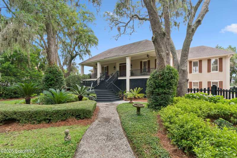 5 bedroom Single Family Residence at 423 Mimosa Drive, West Point, St. Simons Island — photo 1