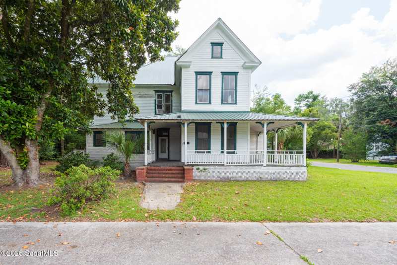 5 bedroom Single Family Residence at 306 Lee Avenue, No Recorded Subdivision, Waycross — photo 1