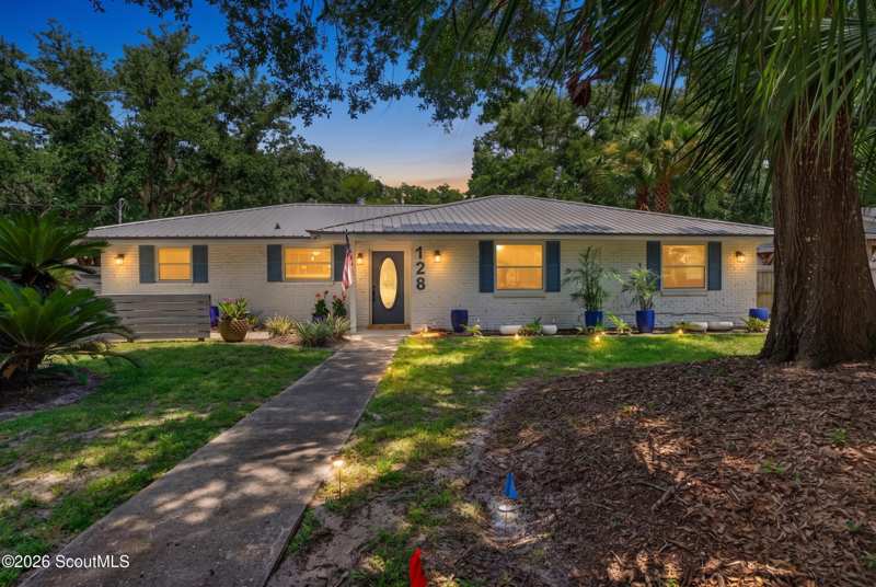 4 bedroom Single Family Residence at 128 Druid Oaks Lane, Highland Acres, St. Simons Island — photo 1