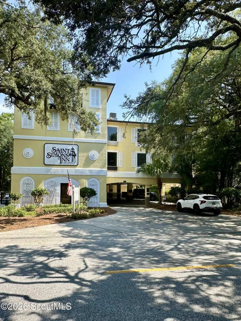 1 bedroom Condominium at 609 Beachview Drive, St. Simons Inn by the Lighthouse, St. Simons Island — photo 1