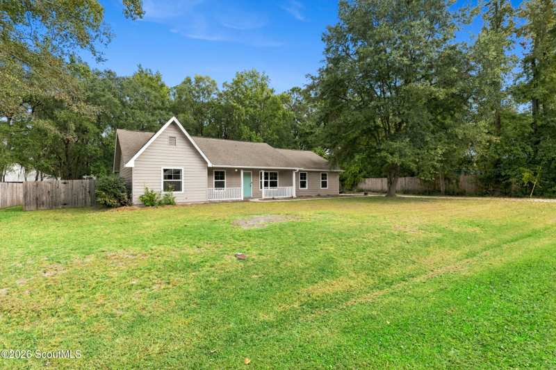 3 bedroom Single Family Residence at 703 E Bay Avenue, Royal Heights, Kingsland — photo 1