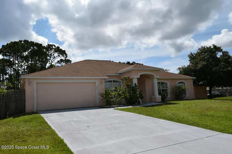 4 bedroom Single Family Residence at 999 Carver Road, Port Malabar Unit 10, Palm Bay — photo 1